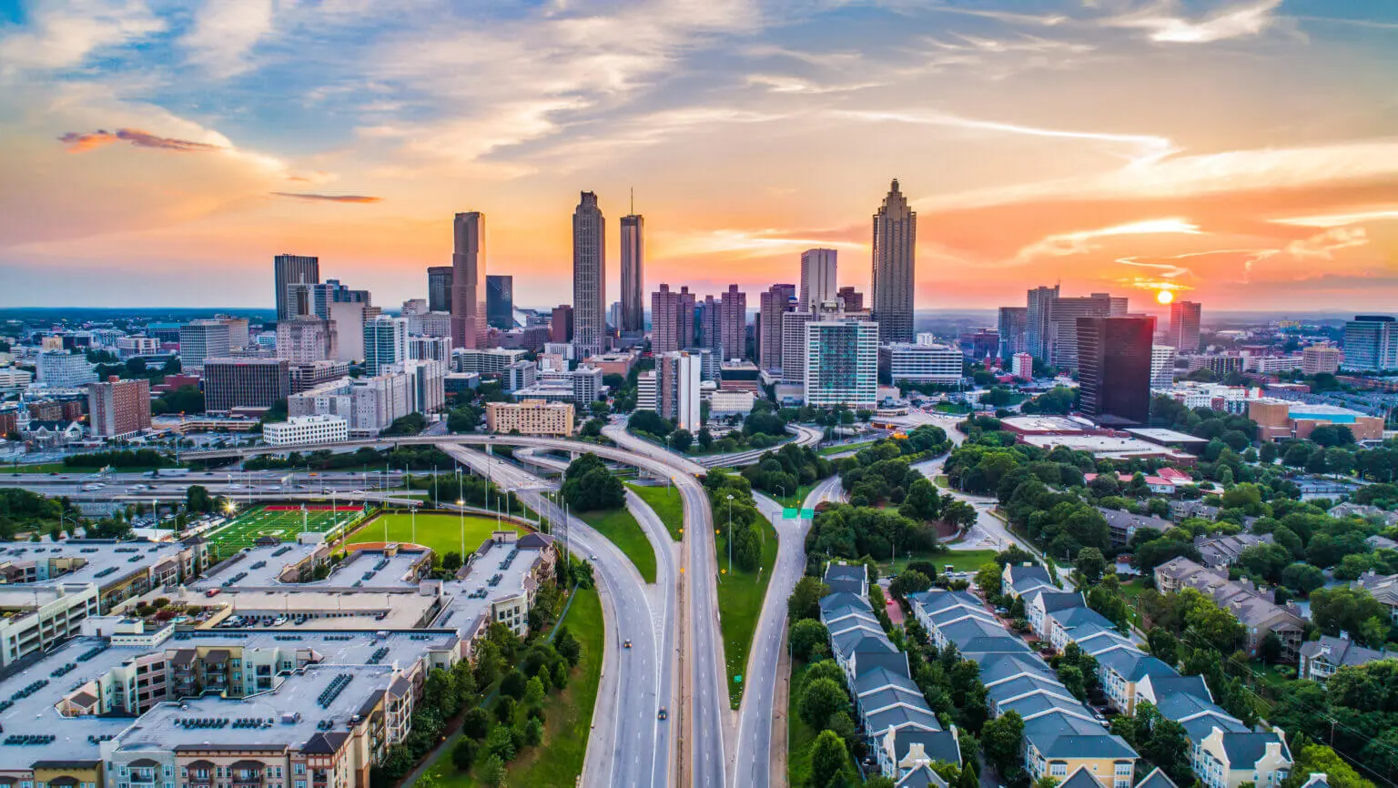 Panoramic view of Atlanta in the evening as the sun sets.