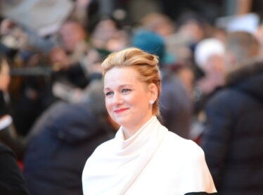 Laura Linney, who received advice from a fellow actor.